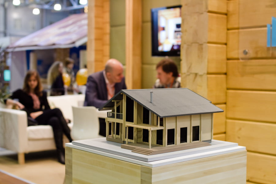 Transfer between Moscow airports and the exhibition “Wooden House. Spring 2020 "