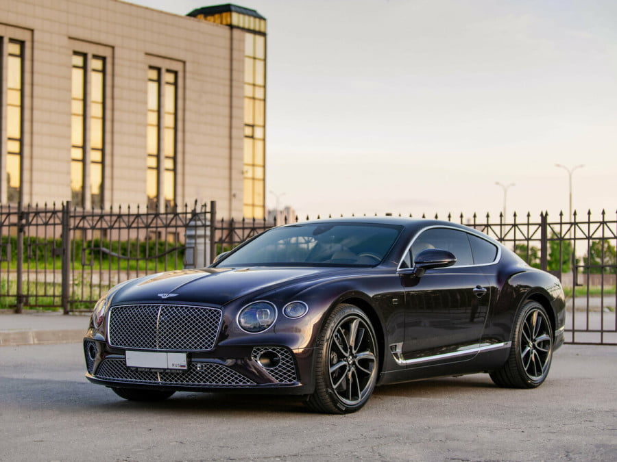 Bentley stellte neue Versionen von Cabrios und Coupé Continental GT vor